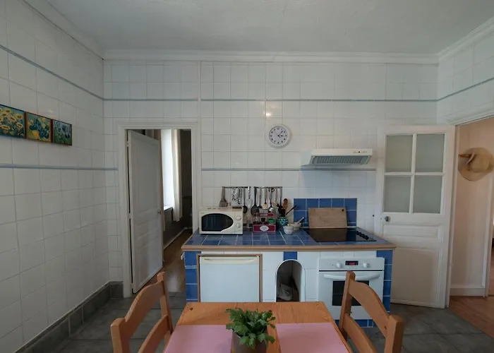 De 2 Au 1er Etage Апартаменты *