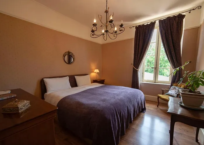 De 2 Au 1er Etage Каркассон